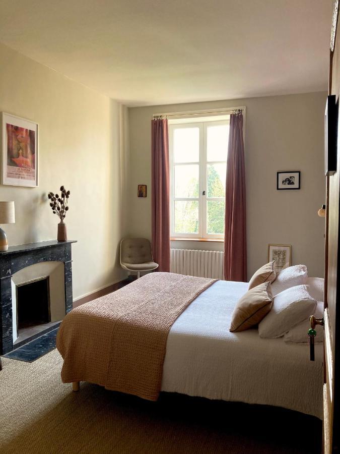 Maison D'Hotes La Doucelle Culture Et Bien-Etre Lignieres-Orgeres Exteriör bild